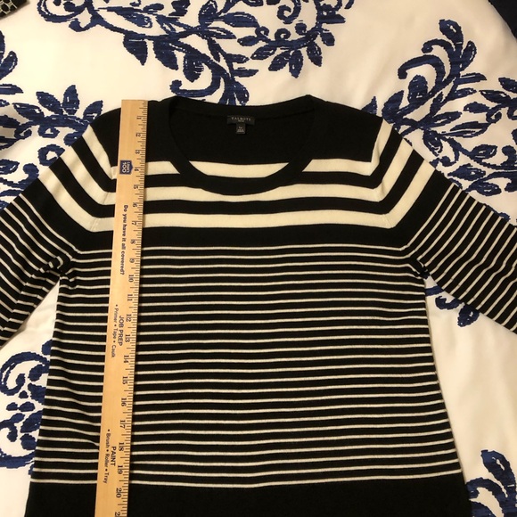 Size LP three-quarter sleeve black and white striped shirt. - Picture 5 of 9